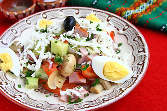 Ẩm thực Bulgaria - Ovcharska salad